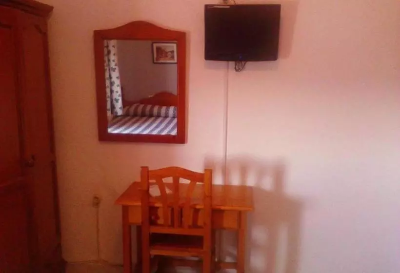 پانسیون Hostal Restaurante Carlos Iii