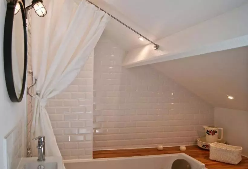 ベッドアンドブレックファースト Le Grenier De Louisette