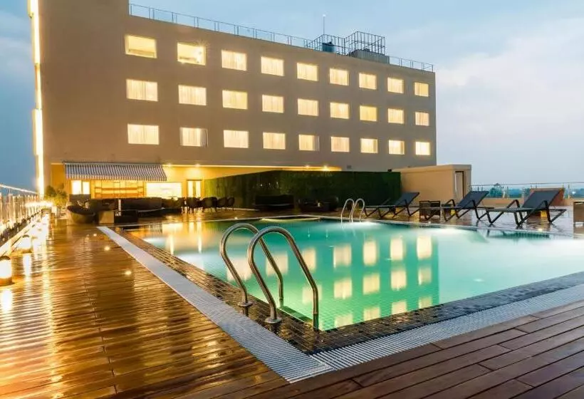 هتل Vivanta Chitwan Bharatpur