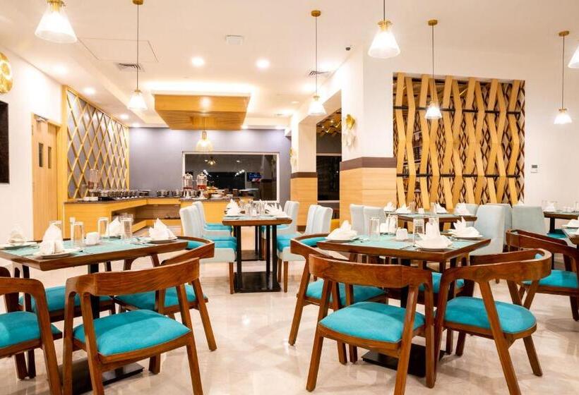 هتل Vivanta Chitwan Bharatpur