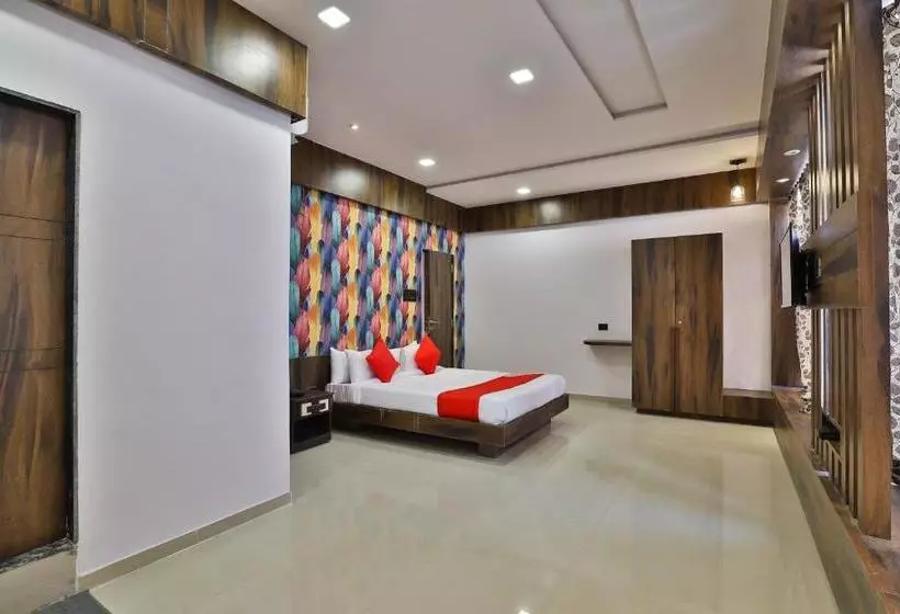 Oyo 28466 Hotel Blue Heaven & Banquet