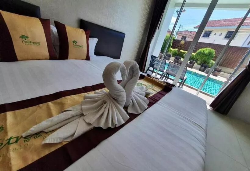 ホテル Retreat Resort Pattaya
