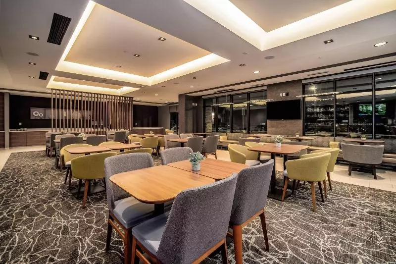 ホテル Springhill Suites By Marriott Oakland Airport