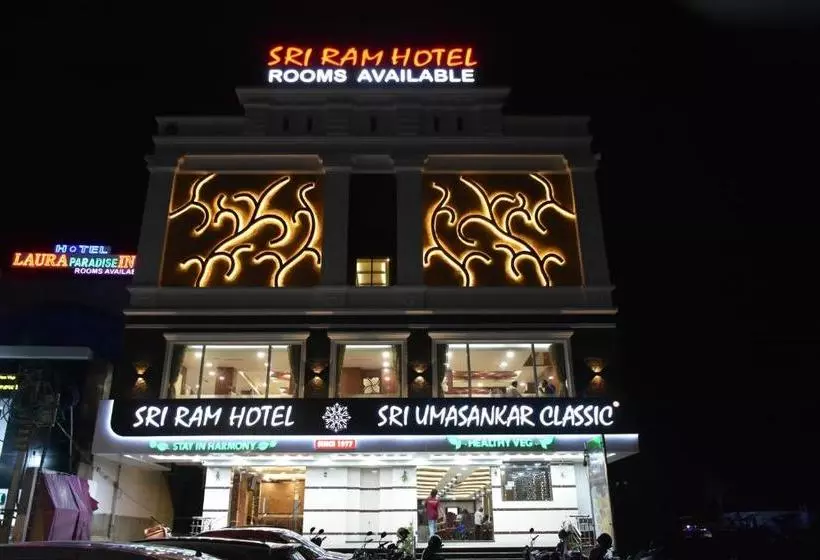 ホテル Sriram