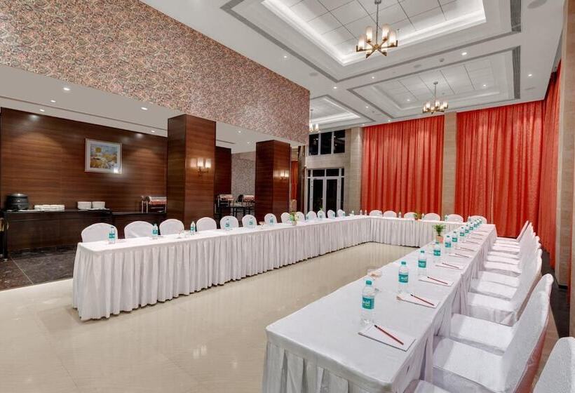 호텔 The Fern Residency, Satara Maharashtra