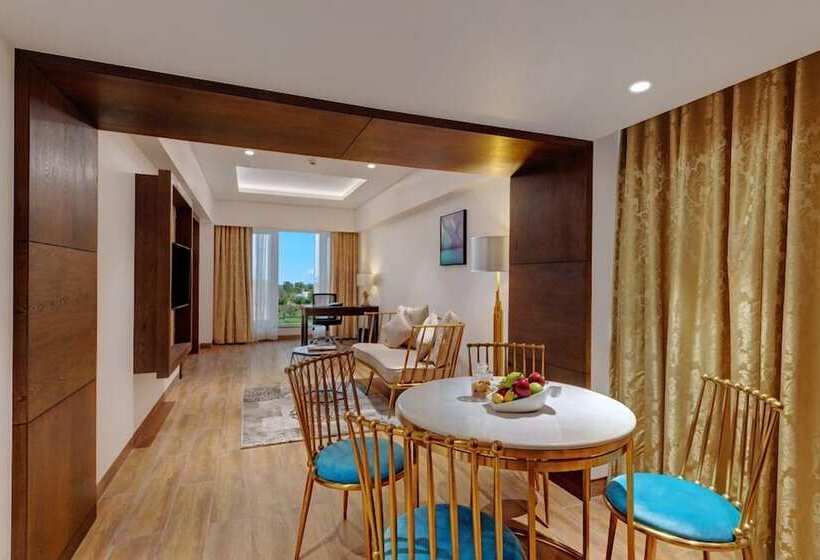 호텔 The Fern Residency, Satara Maharashtra