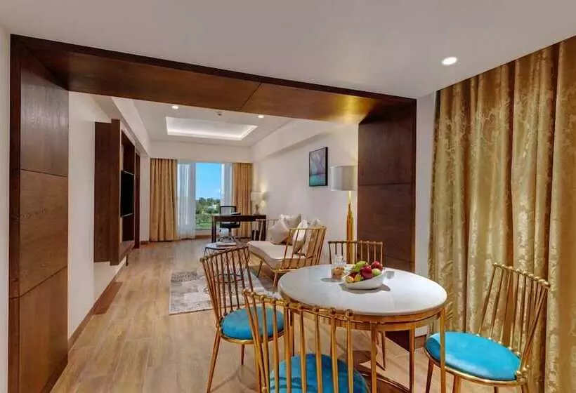 Hotelli The Fern Residency, Satara Maharashtra