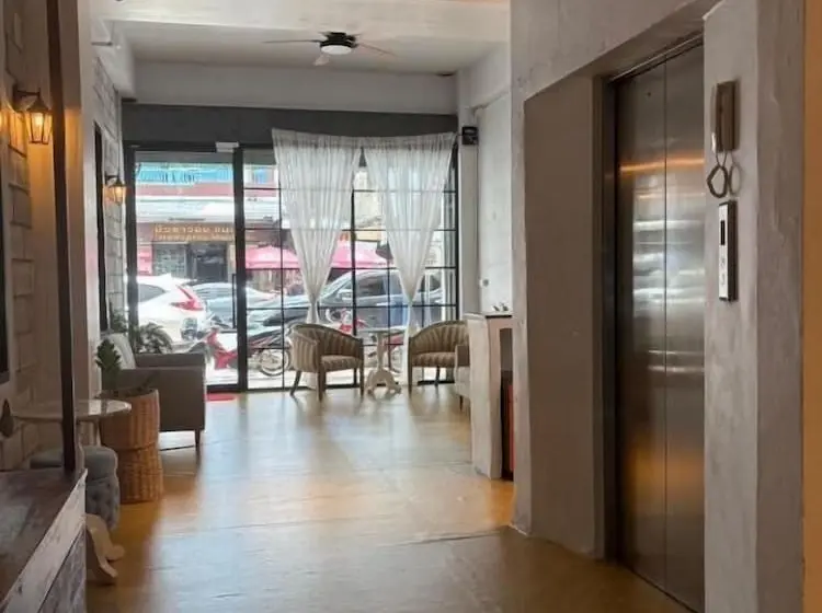 Hotel Hometown Stays Hatyai