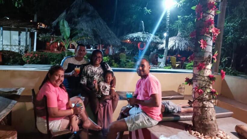 هتل Cabañas San Sebastian