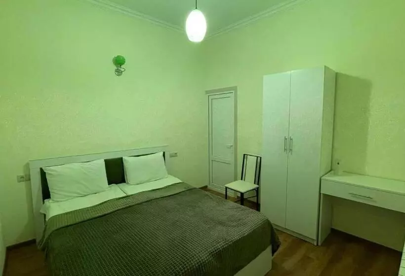 Majatalo Ashtarak Garden Guesthouse