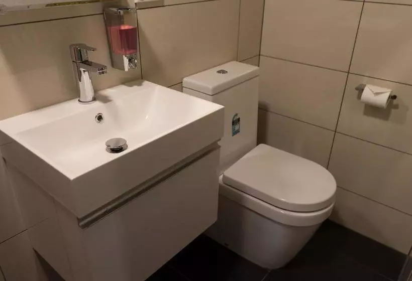 Adventure Queenstown Hostel