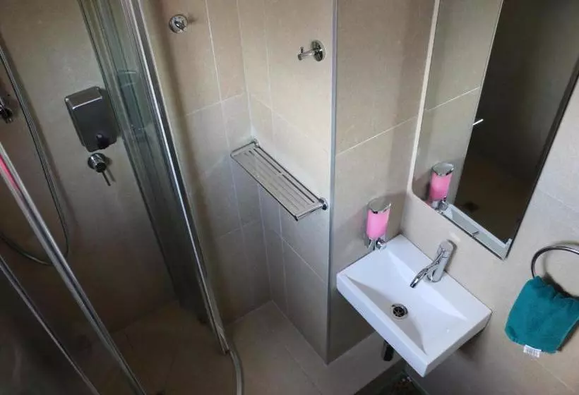 Adventure Queenstown Hostel