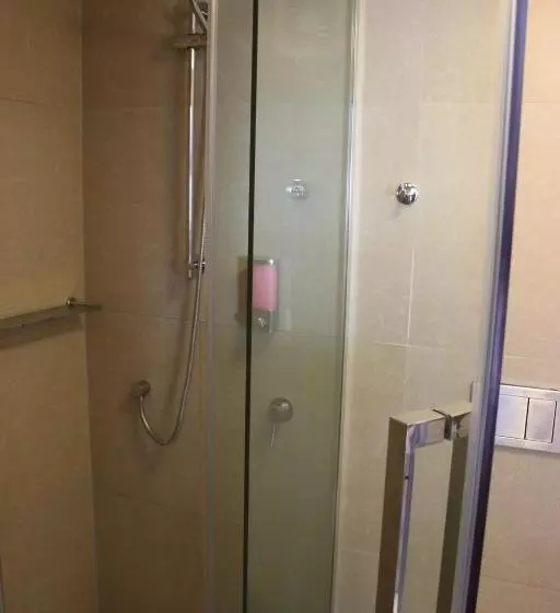 Adventure Queenstown Hostel