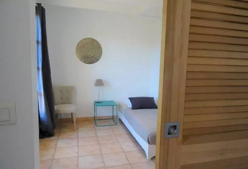 تختخواب و صبحانه Mas Les Fleurs D’hilaire