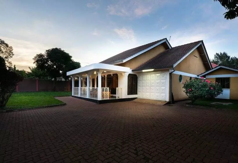 Footprints Hostel