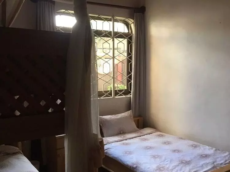 Footprints Hostel