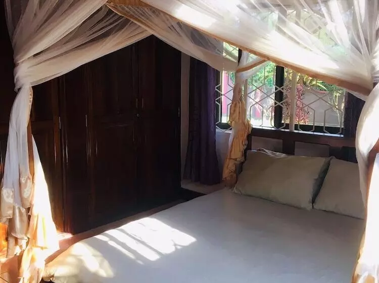 Footprints Hostel