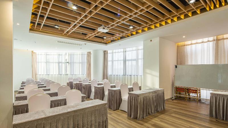 Otel Holiday Inn Express Shangqiu Ancient Town By Ihg