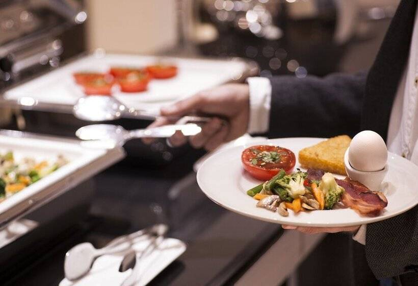 Ramada Hotel & Suites By Wyndham Yerevan