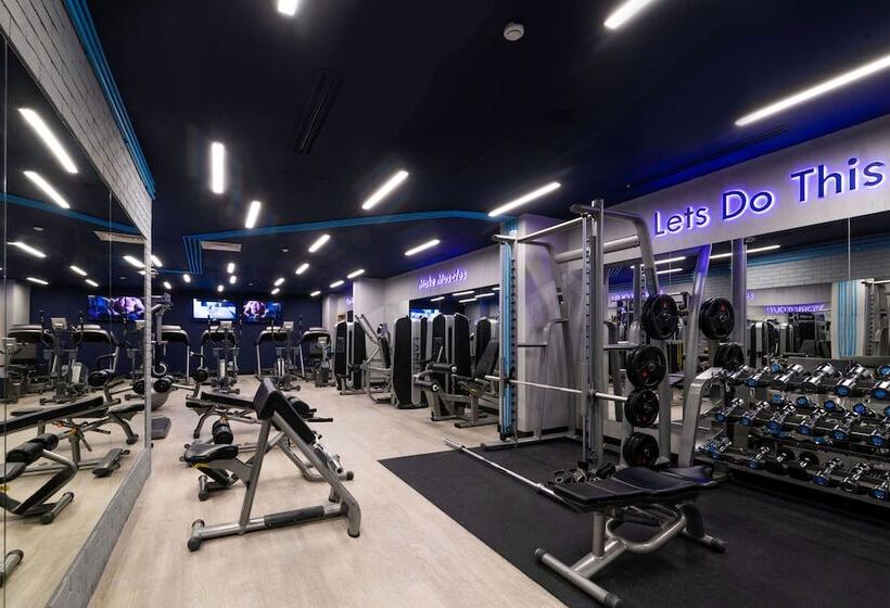 Ramada Hotel & Suites By Wyndham Yerevan