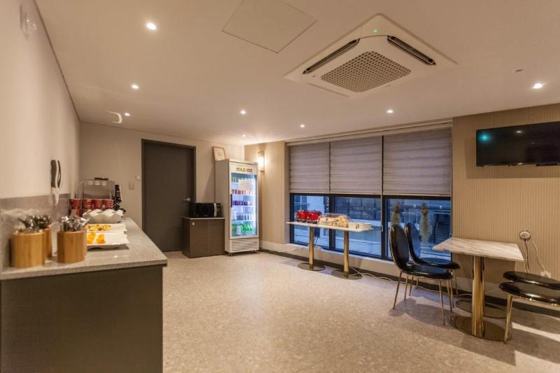 Brown Dot Hotel Hadan