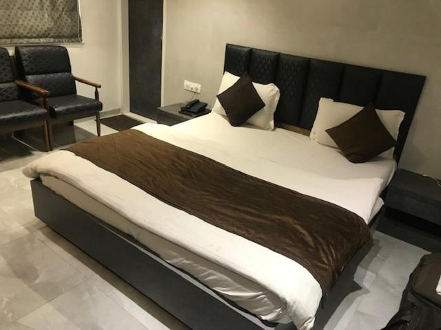 Отель Mansarovar