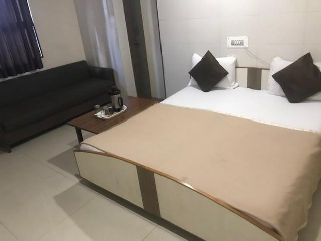 Отель Mansarovar