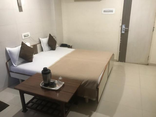 Отель Mansarovar