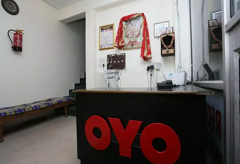 Oyo 30850 Hotel Hira