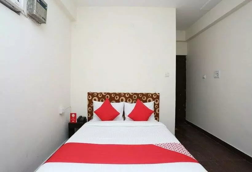 Oyo 30850 Hotel Hira
