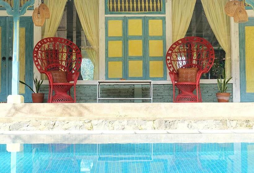 צימר Rimba Desa Resort Inn Jepara