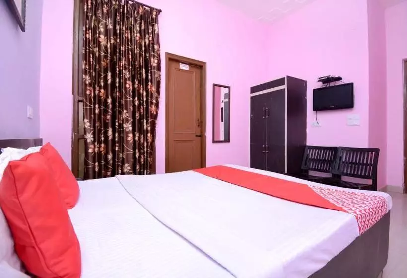 Oyo 33374 Hotel Kc