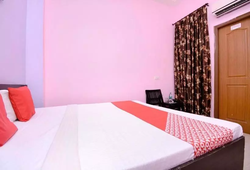 Oyo 33374 Hotel Kc