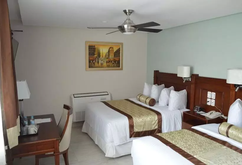 ホテル Villa Magna Poza Rica