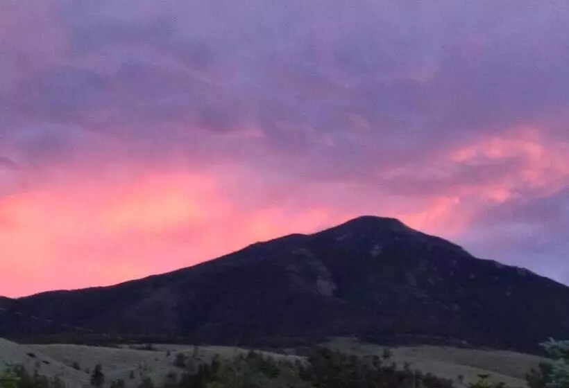 ユースホステル Inn On The Beartooth B&b