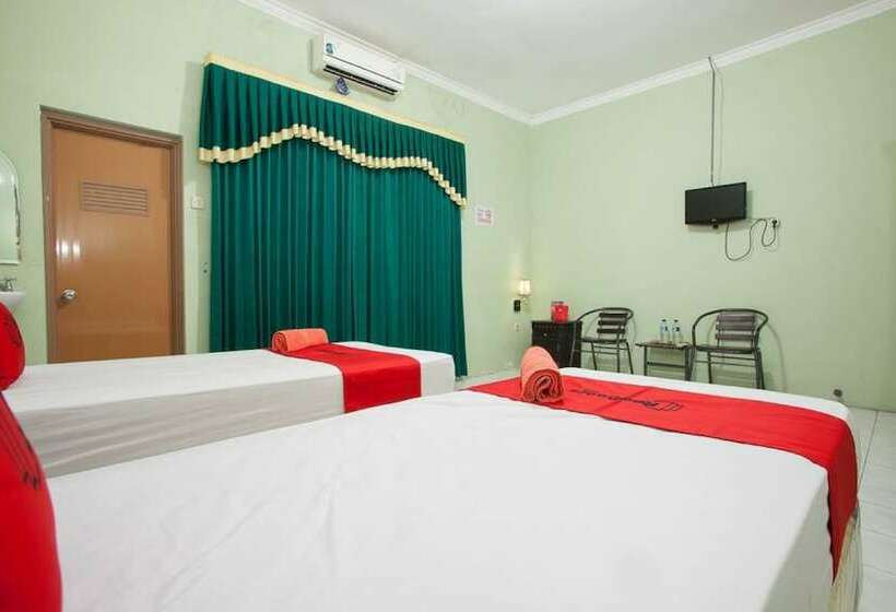 بنسيون Reddoorz Syariah @ Janti Malang