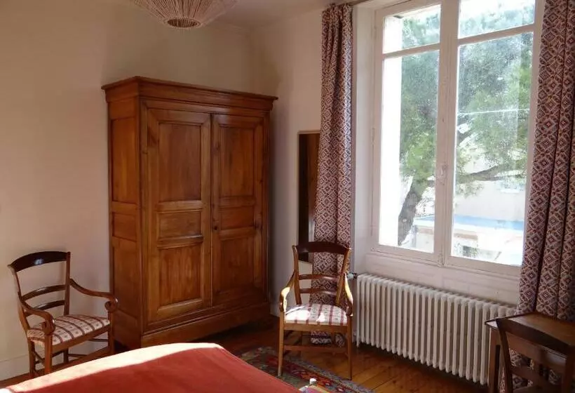 ベッドアンドブレックファースト Chambres D'hôtes Le Clos Bleu