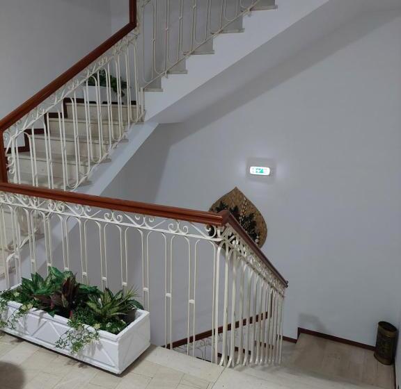 تختخواب و صبحانه Residencial Real Antiga Rosas