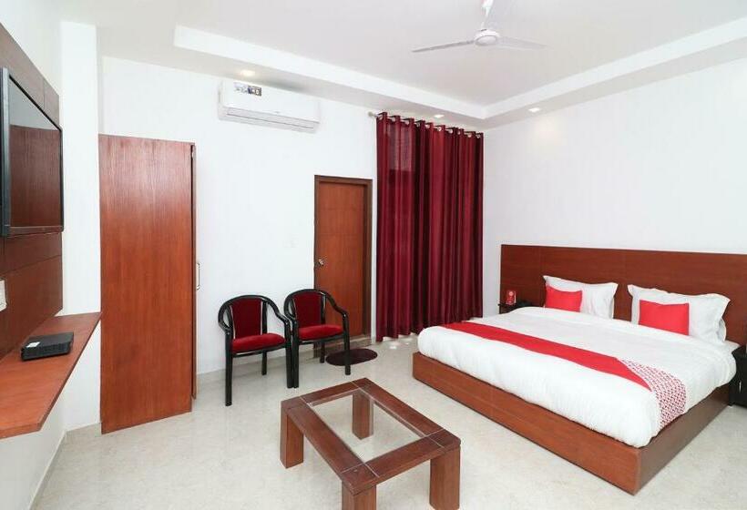 Hotel Oyo 28328 Rex Cabana