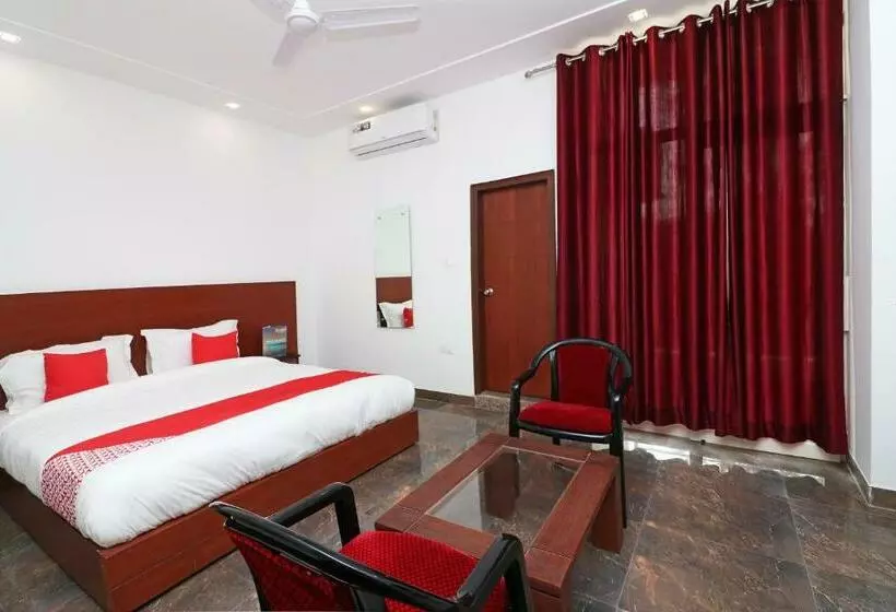 هتل Oyo 28328 Rex Cabana