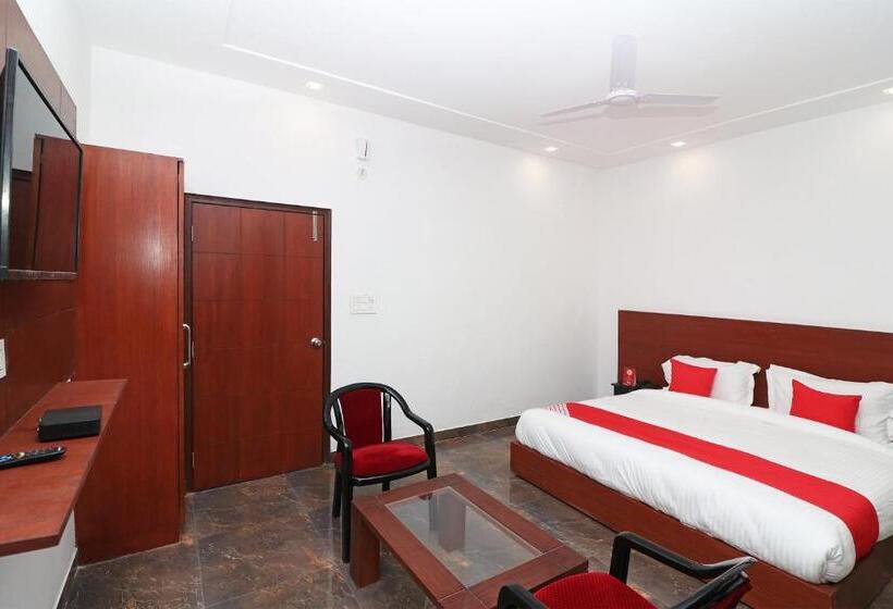 Hotel Oyo 28328 Rex Cabana