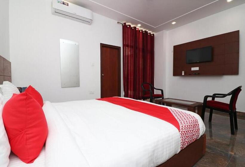 Hotel Oyo 28328 Rex Cabana