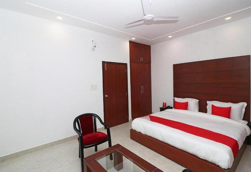 Hotel Oyo 28328 Rex Cabana