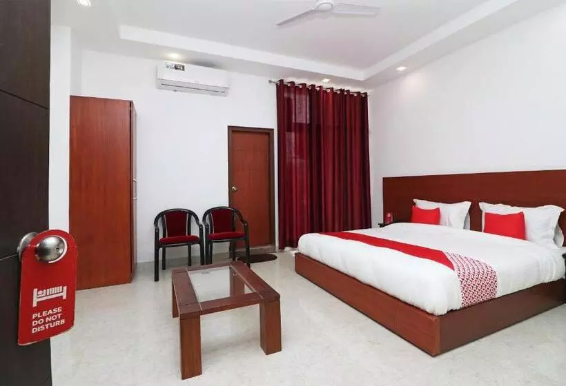 هتل Oyo 28328 Rex Cabana