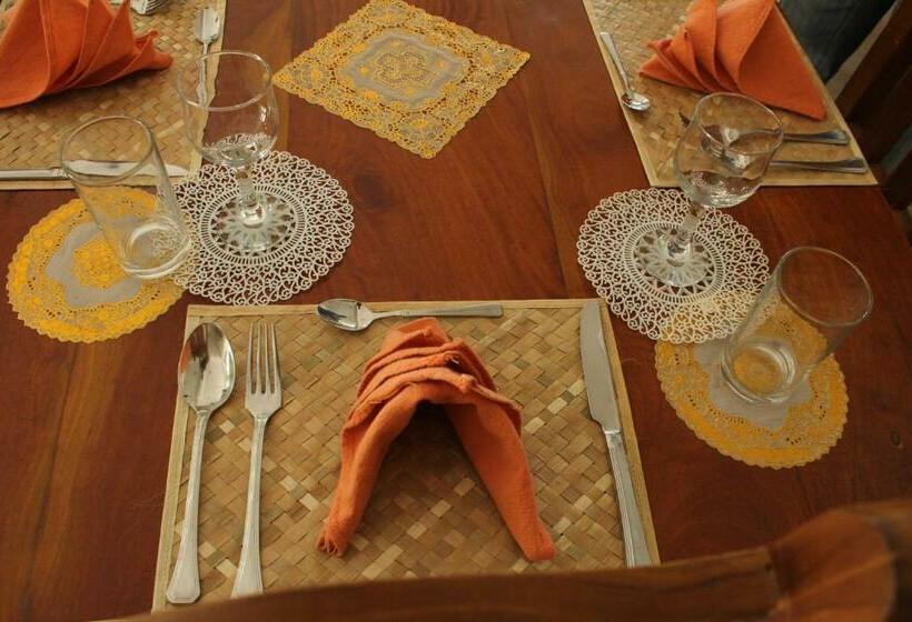 Hotelli Sigiriya Summer Resort