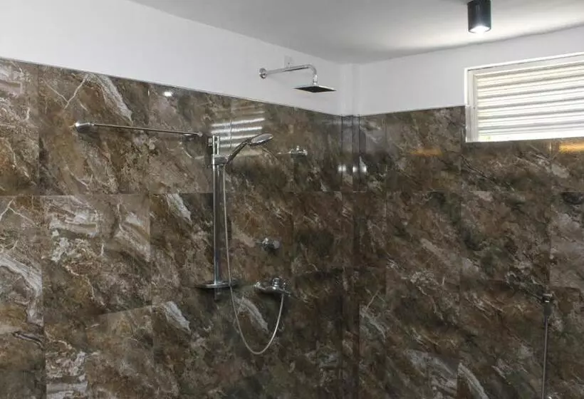 هتل Sigiriya Summer Resort