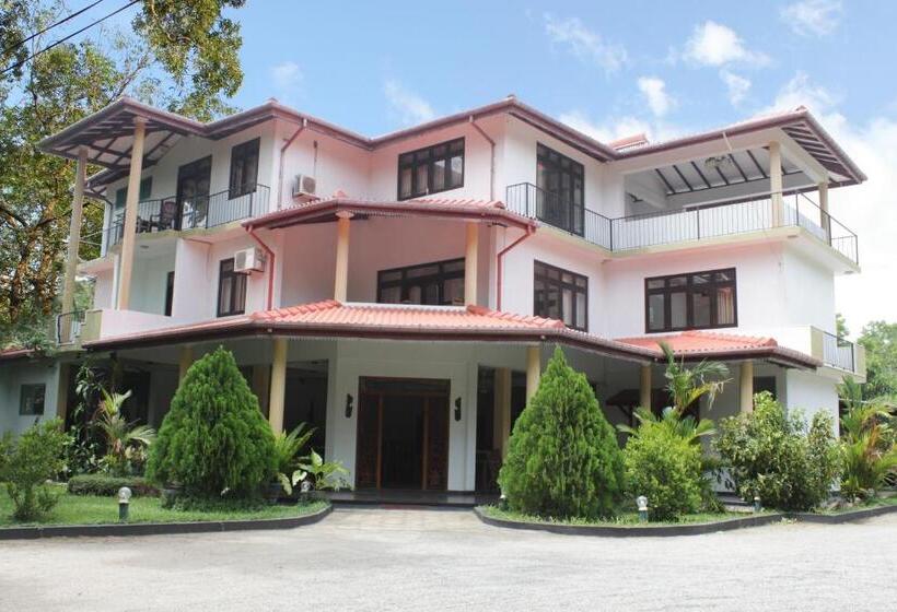 Hotelli Sigiriya Summer Resort