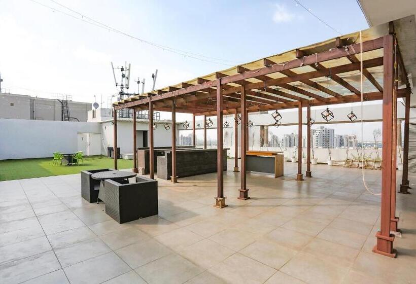 Fabhotel Sapphire 83