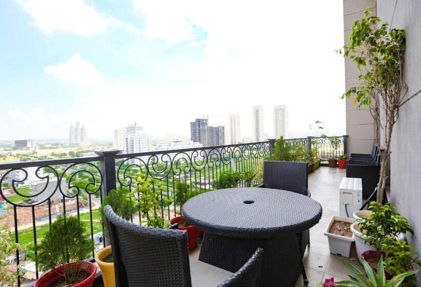 Fabhotel Sapphire 83