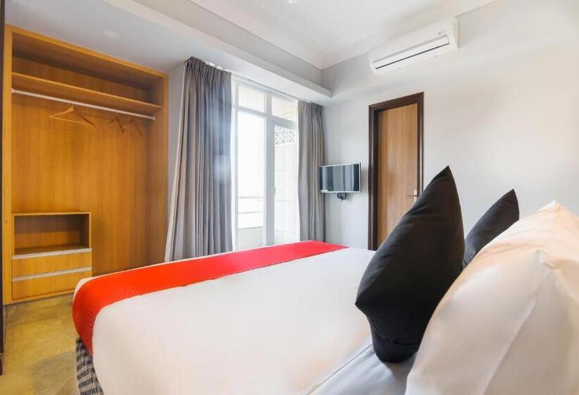 Fabhotel Sapphire 83